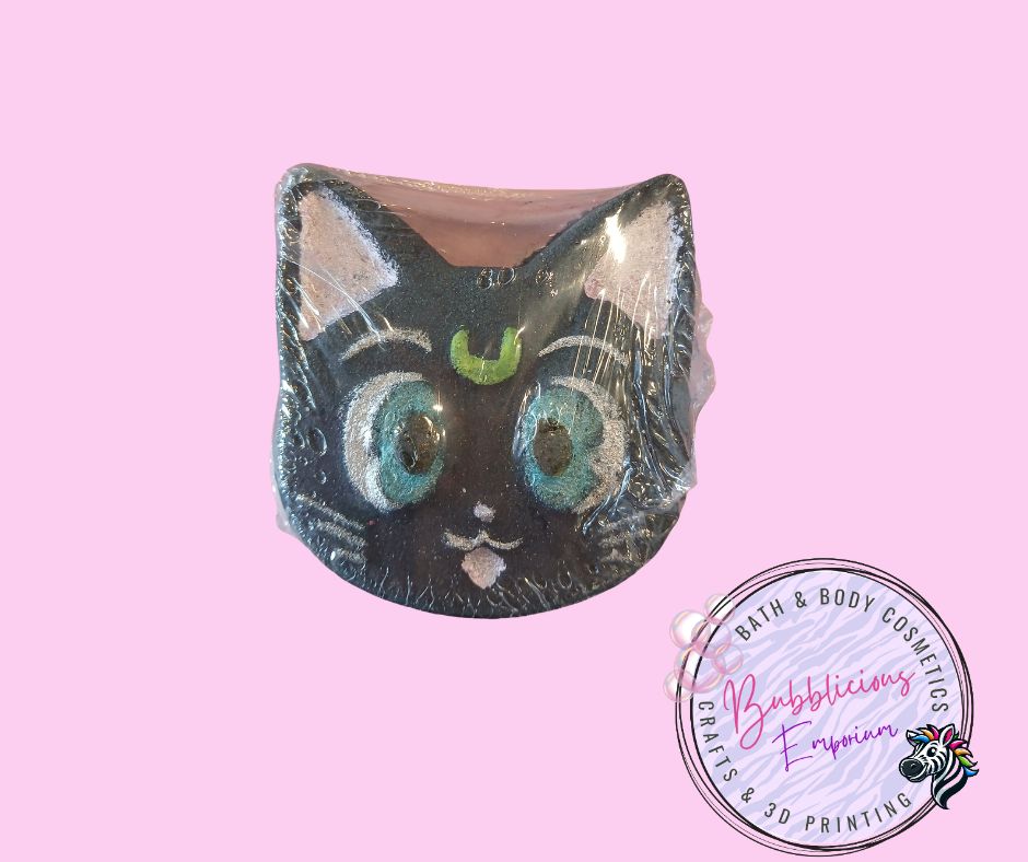 Sailor cat bath bomb